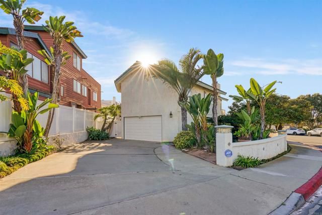 2438 Ocean Street, Carlsbad, CA 92008