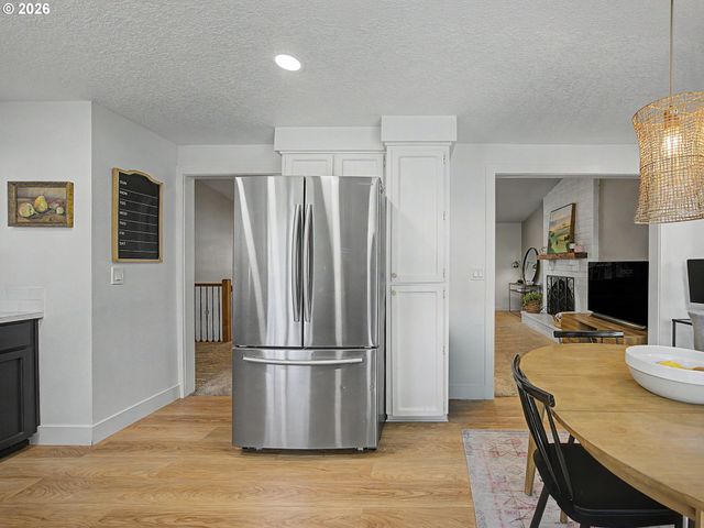 1479 Sw WILLOWBROOK Ct, Gresham, OR 97080