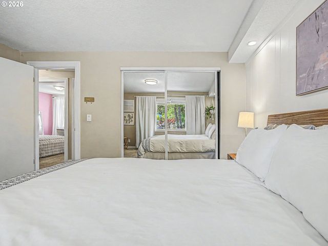 1479 Sw WILLOWBROOK Ct, Gresham, OR 97080