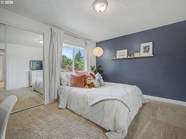 1479 Sw WILLOWBROOK Ct, Gresham, OR 97080