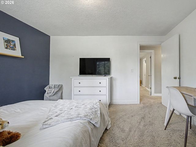 1479 Sw WILLOWBROOK Ct, Gresham, OR 97080