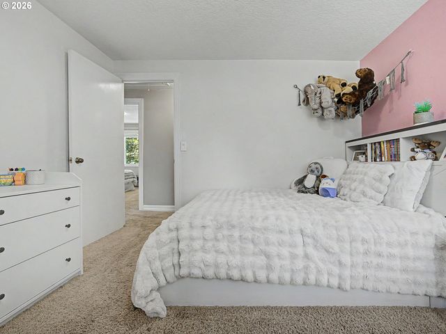 1479 Sw WILLOWBROOK Ct, Gresham, OR 97080