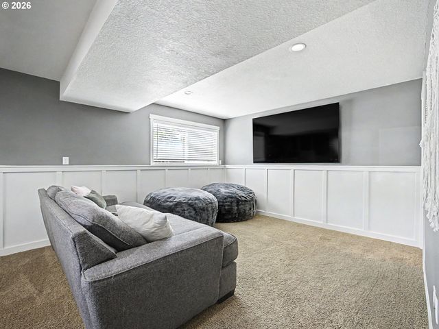 1479 Sw WILLOWBROOK Ct, Gresham, OR 97080