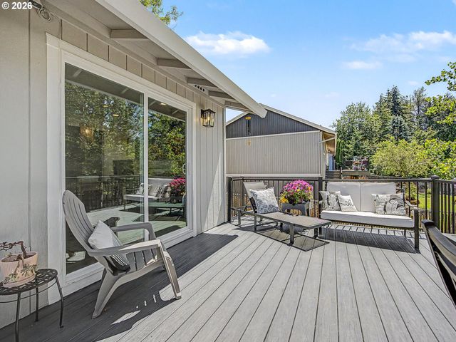 1479 Sw WILLOWBROOK Ct, Gresham, OR 97080