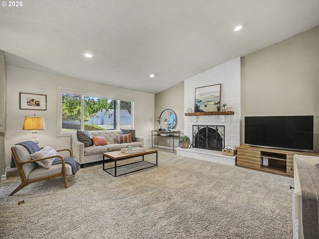 1479 Sw WILLOWBROOK Ct, Gresham, OR 97080