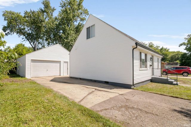 4609 Meadow Lane, South Bend, IN 46619