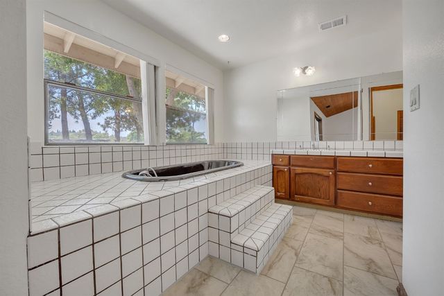 5990 Barton Road, Loomis, CA 95650