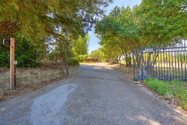 5990 Barton Road, Loomis, CA 95650