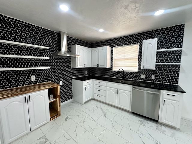 1208 E 56th St, Odessa, TX 79762