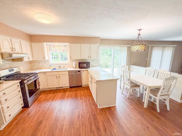 50675 Yorkview Drive, Granger, IN 46530