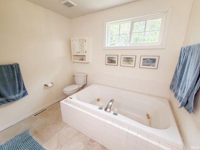 50675 Yorkview Drive, Granger, IN 46530