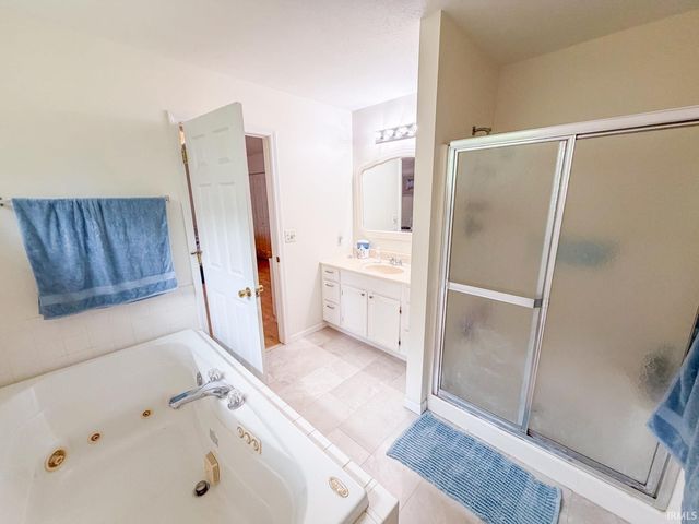 50675 Yorkview Drive, Granger, IN 46530