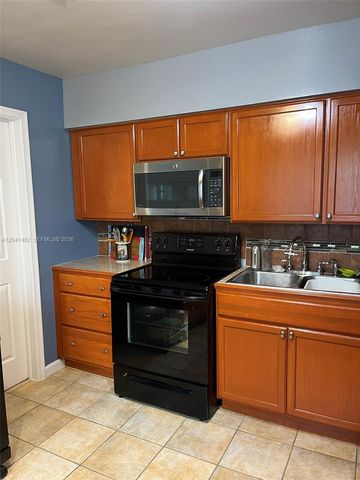 124 NW 6th Ave, Hallandale Beach, FL 33009