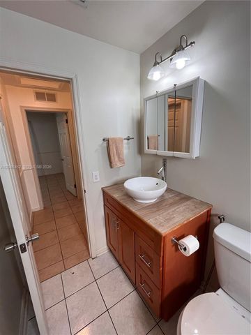124 NW 6th Ave, Hallandale Beach, FL 33009