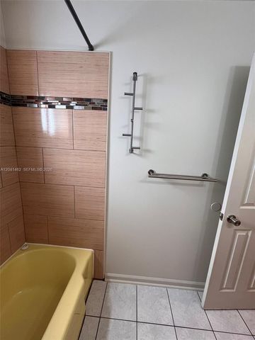 124 NW 6th Ave, Hallandale Beach, FL 33009