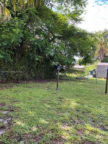 124 NW 6th Ave, Hallandale Beach, FL 33009