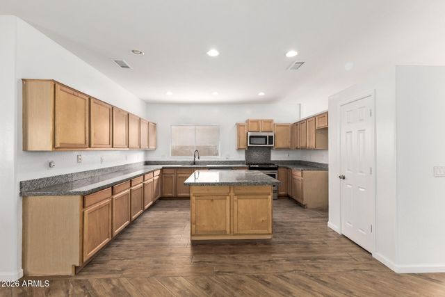 8320 W APACHE Street, Tolleson, AZ 85353