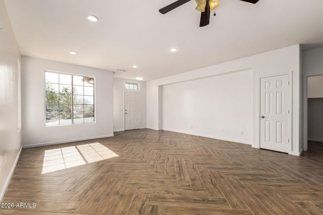 8320 W APACHE Street, Tolleson, AZ 85353