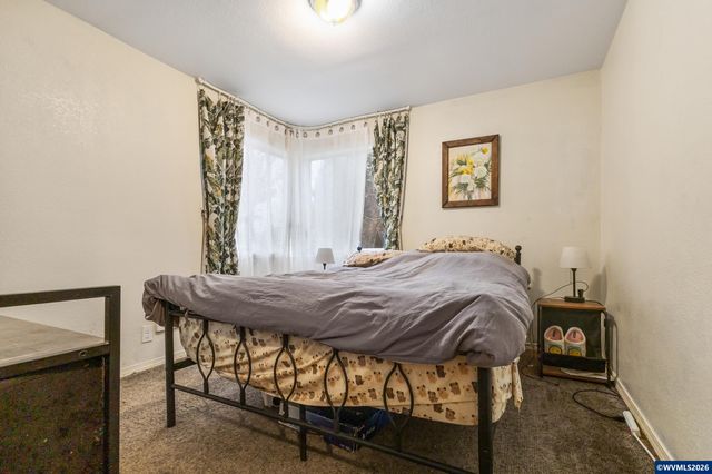 2045 Liberty St NE, Salem, OR 97301