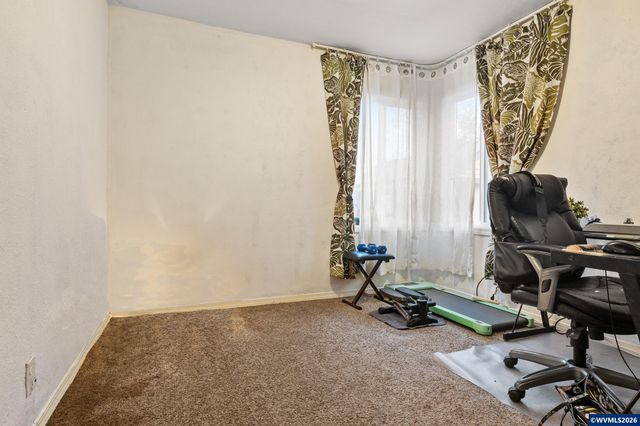 2045 Liberty St NE, Salem, OR 97301