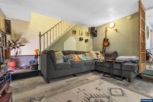 2045 Liberty St NE, Salem, OR 97301