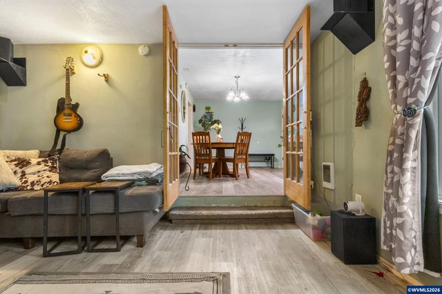 2045 Liberty St NE, Salem, OR 97301