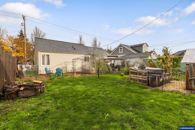 2045 Liberty St NE, Salem, OR 97301