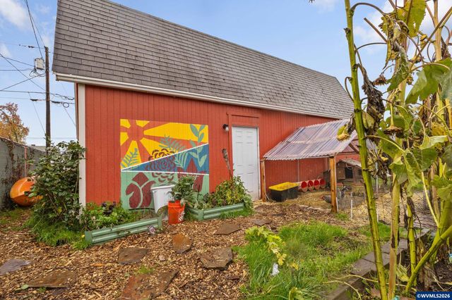 2045 Liberty St NE, Salem, OR 97301