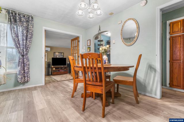 2045 Liberty St NE, Salem, OR 97301