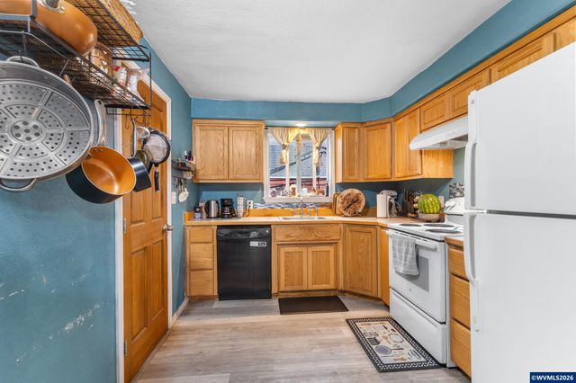 2045 Liberty St NE, Salem, OR 97301