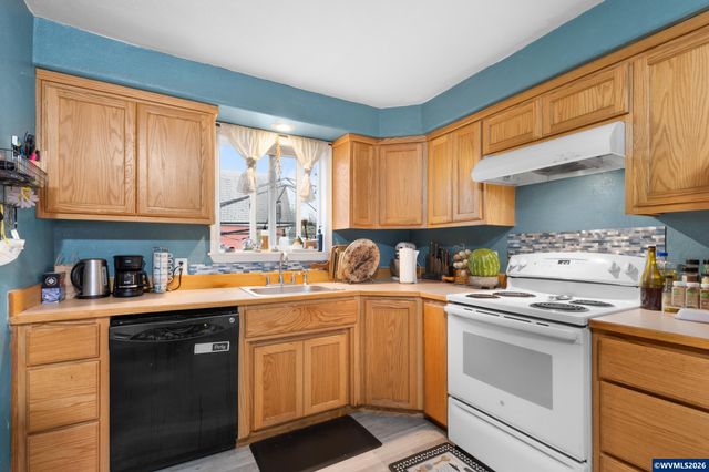 2045 Liberty St NE, Salem, OR 97301