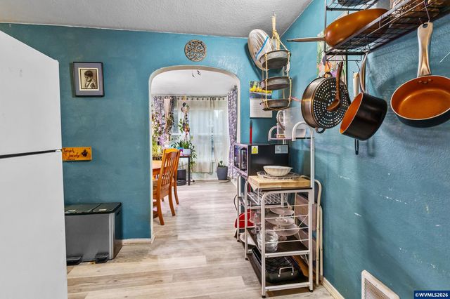 2045 Liberty St NE, Salem, OR 97301