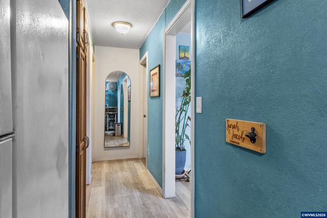 2045 Liberty St NE, Salem, OR 97301