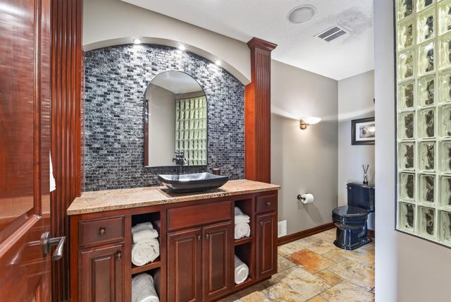 17701 76th Avenue N, Maple Grove, MN 55311