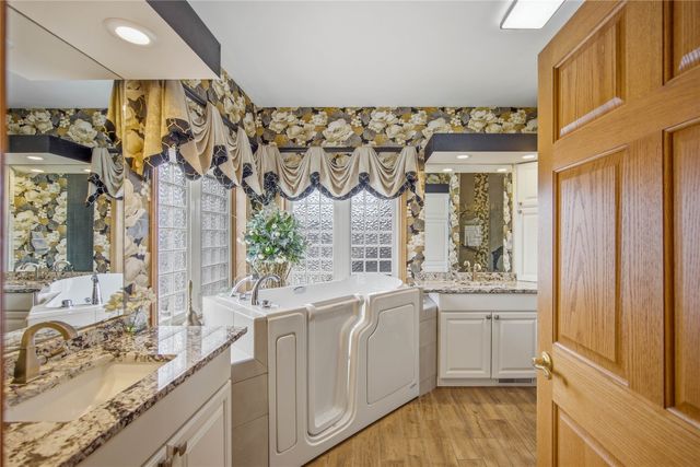 809 NE Vail Court, Ankeny, IA 50021