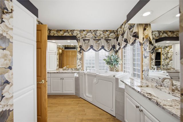 809 NE Vail Court, Ankeny, IA 50021
