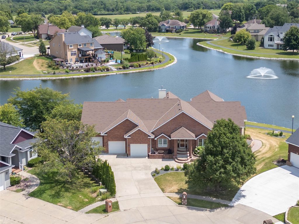 809 NE Vail Court, Ankeny, IA 50021