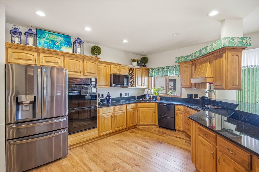 809 NE Vail Court, Ankeny, IA 50021