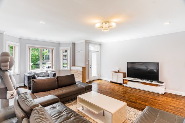 1448 W Fuller Street, Chicago, IL 60608