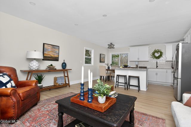 4 Royal Court, Stillwater, NY 12170