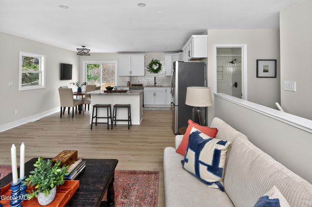 4 Royal Court, Stillwater, NY 12170