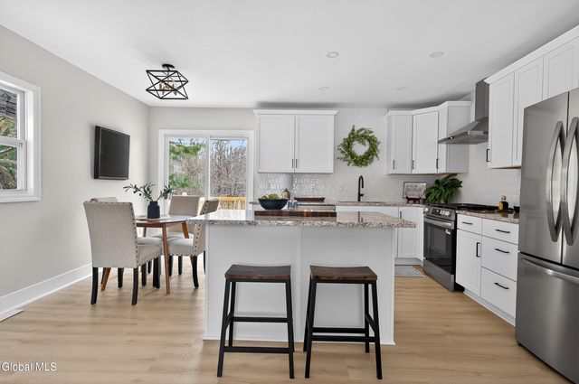 4 Royal Court, Stillwater, NY 12170