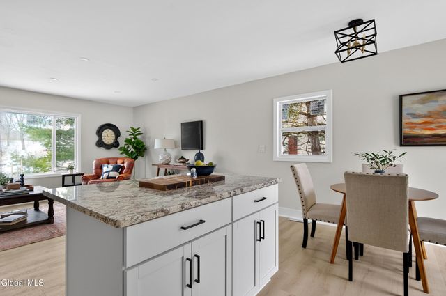 4 Royal Court, Stillwater, NY 12170