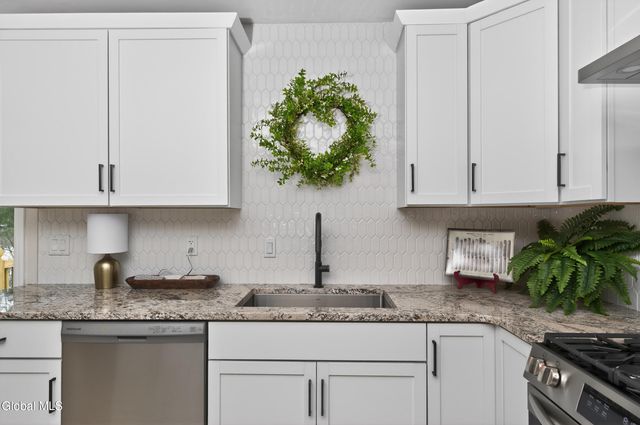 4 Royal Court, Stillwater, NY 12170