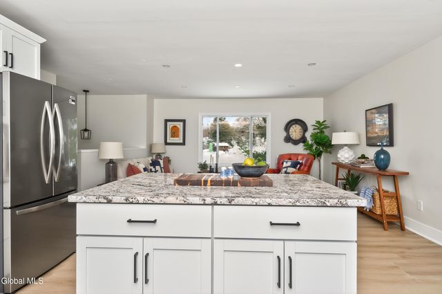 4 Royal Court, Stillwater, NY 12170