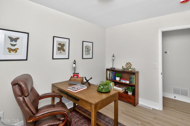 4 Royal Court, Stillwater, NY 12170