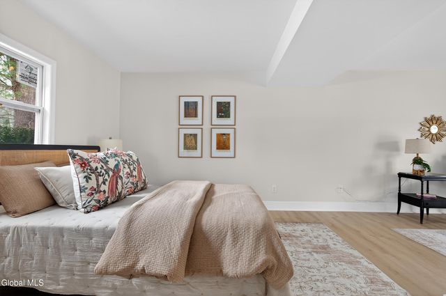 4 Royal Court, Stillwater, NY 12170