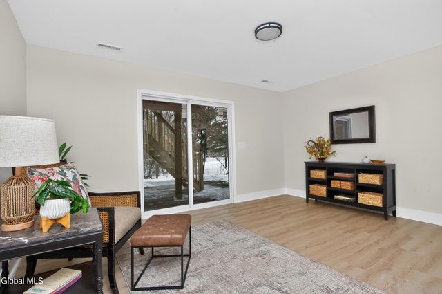 4 Royal Court, Stillwater, NY 12170