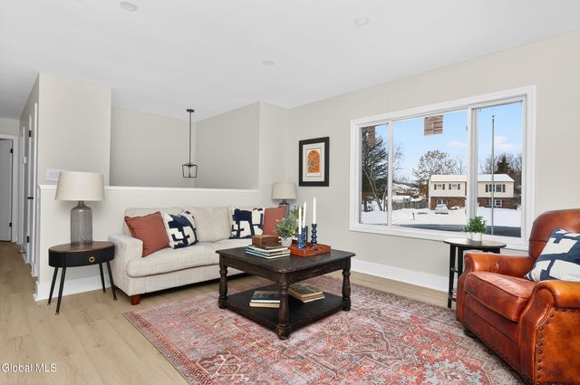 4 Royal Court, Stillwater, NY 12170