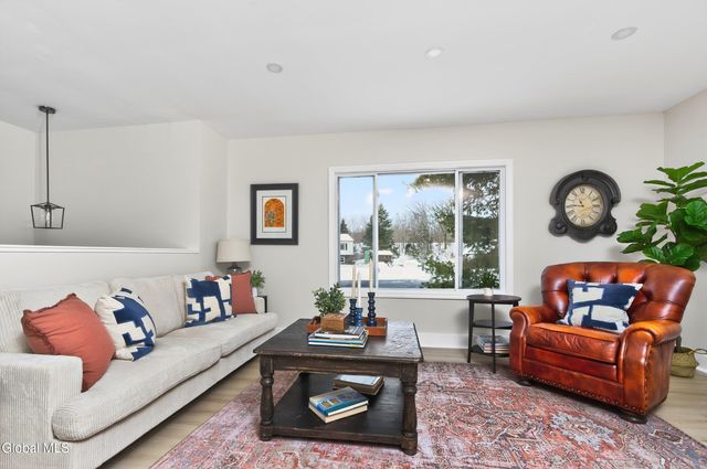 4 Royal Court, Stillwater, NY 12170